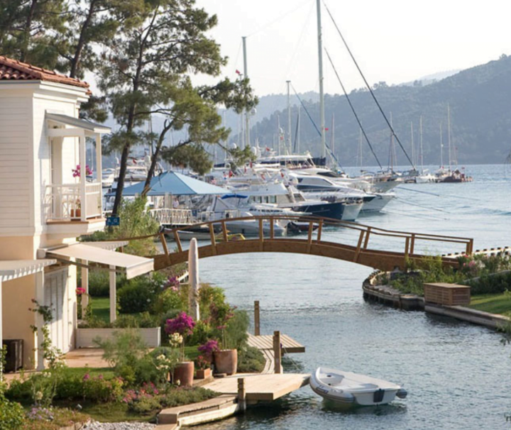 River houses in Gocek